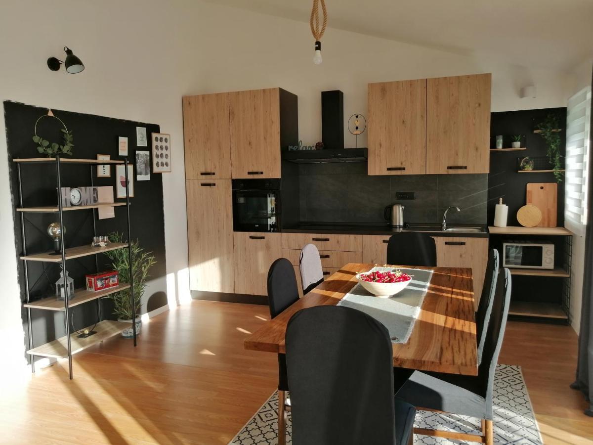 Apartment Near The Sea-Self Check-In Podstrana Eksteriør bilde
